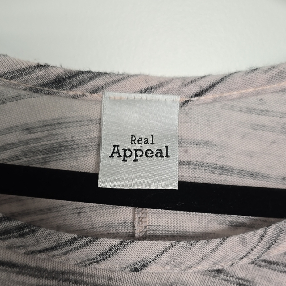 Real Appeal Top - Picture 2 of 4